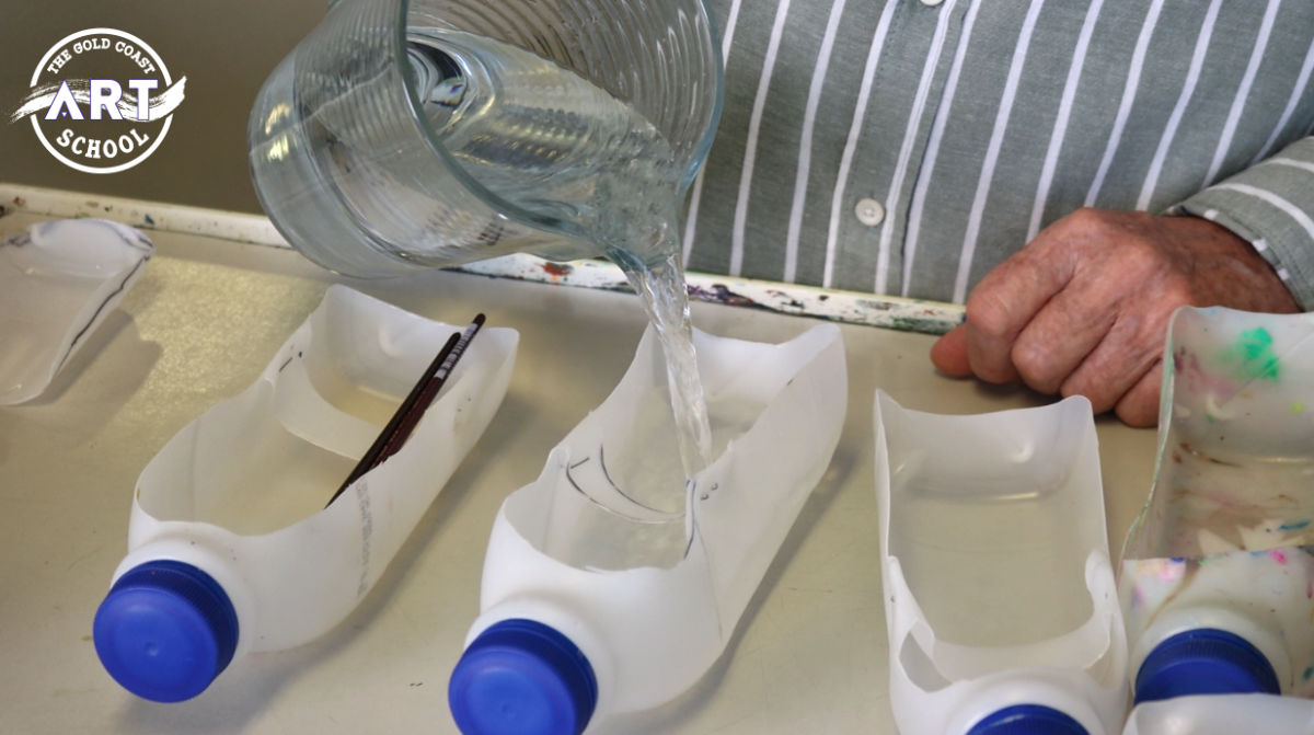 DIY Plastic Brush Holder 